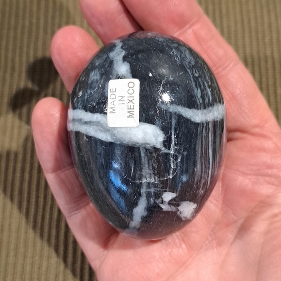 4 Marble Eggs. Blue, Black, Brown and Pinkish. Easter - Picture 4 of 9